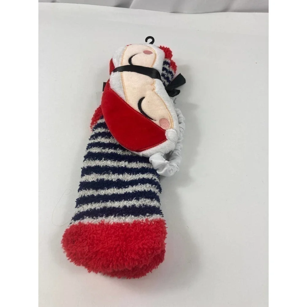 NWT Free Press holiday fuzzy socks